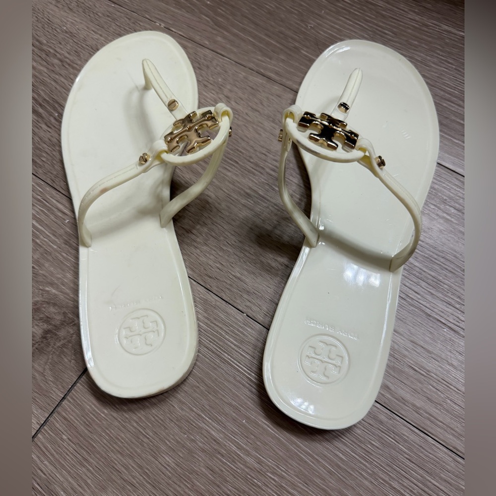 Tory Burch Miller Jelly Sandals Ivory | Gold Logo | Size 8 - Picture 2 of 4